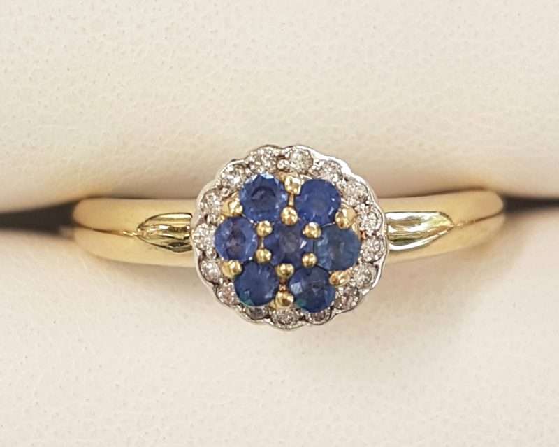 9ct Yellow Gold 7 Sapphires surrounded by Diamonds Round Cluster Ring - Daisy / Cupcake