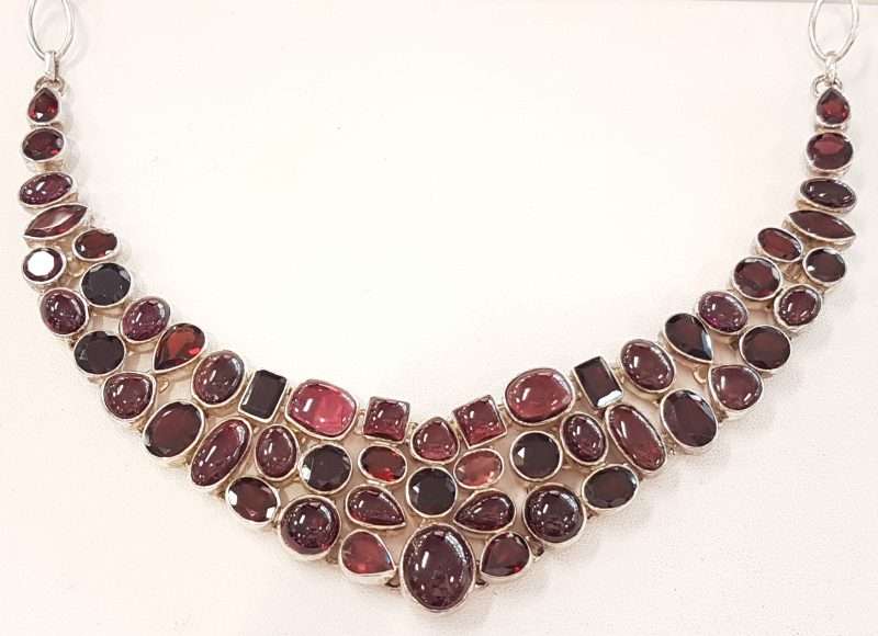 Sterling Silver Cabochon and Faceted Garnet Collier Necklace - Stunning