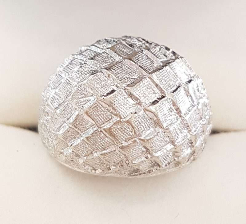18ct White Gold Bulky Ring