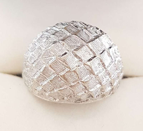 18ct White Gold Bulky Ring