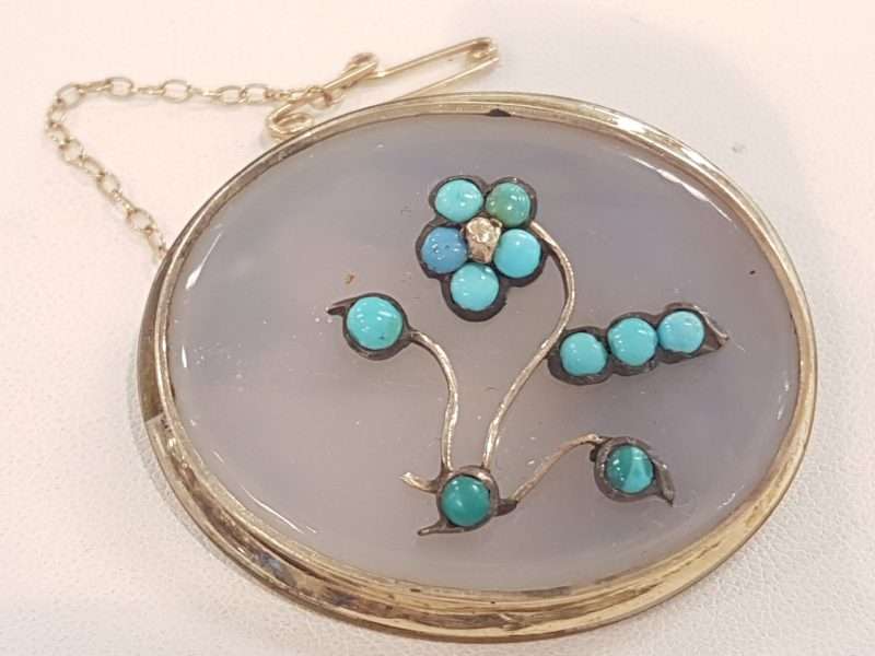 9ct Yellow Gold Large Oval Brooch with Turquoise