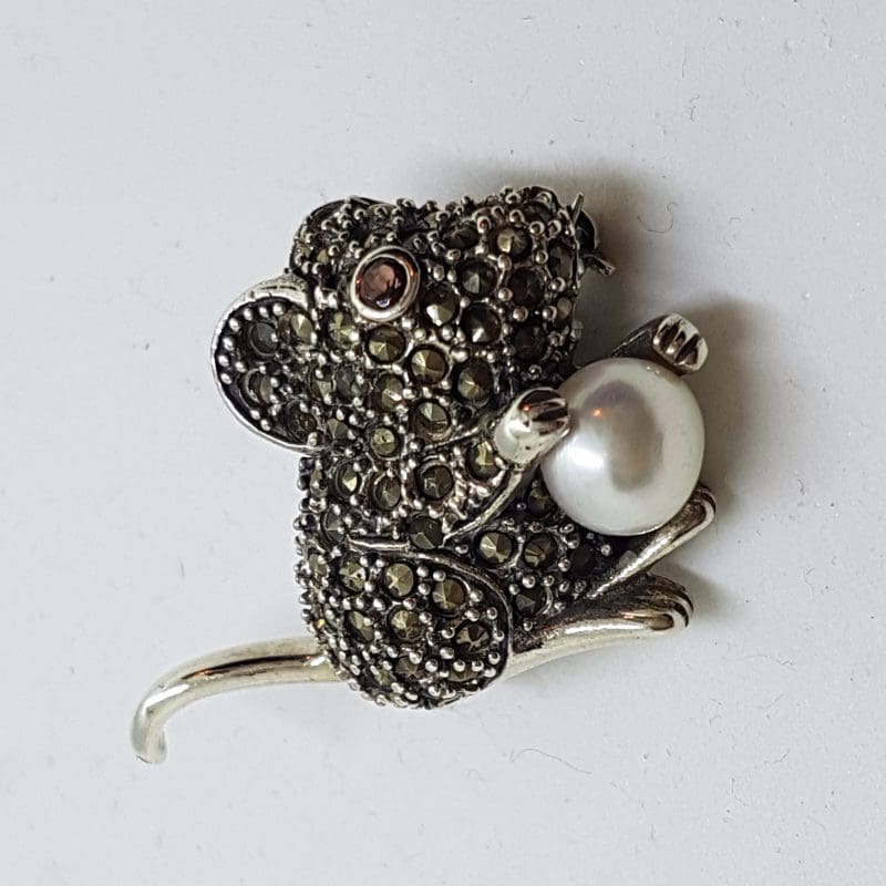 Sterling Silver Marcasite Mouse with Pearl Brooch - Garnet Eye