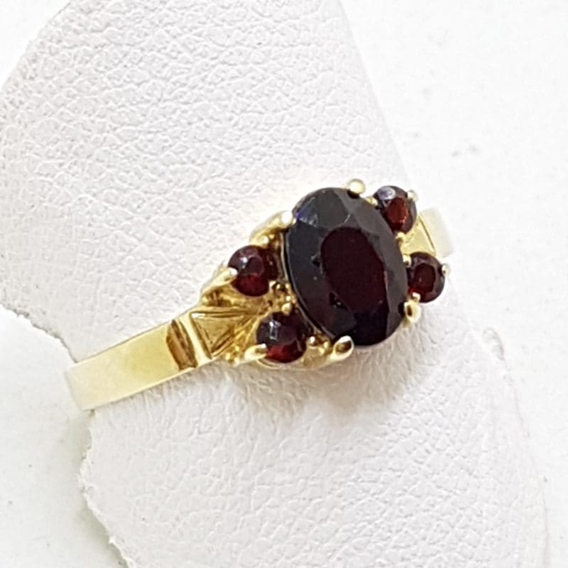 9ct Yellow Gold Bohemian Garnet Ring