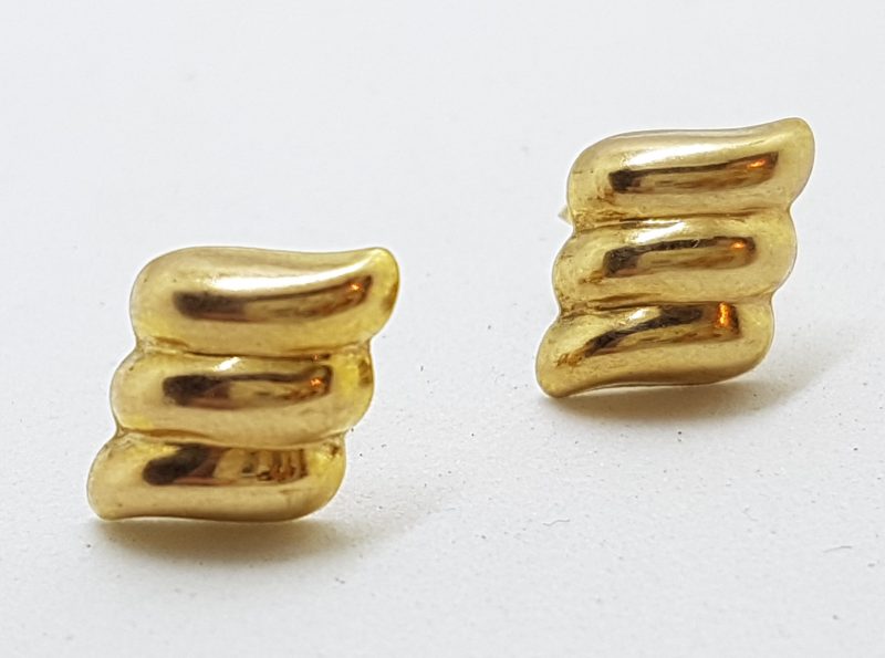 9ct Yellow Gold Patterned Studs / Earrings