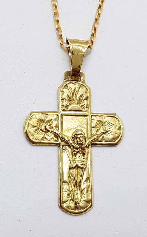 9ct Yellow Gold Ornate Crucifix / Cross Pendant on 9ct Chain - Large