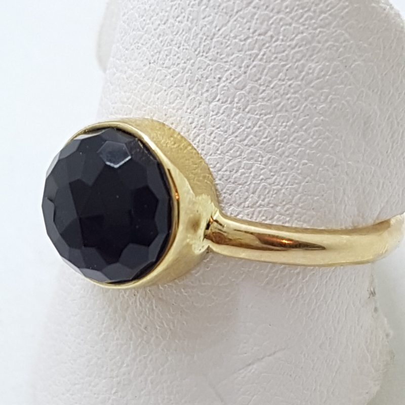 9ct Yellow Gold Round Faceted Onyx Bezel Set Ring