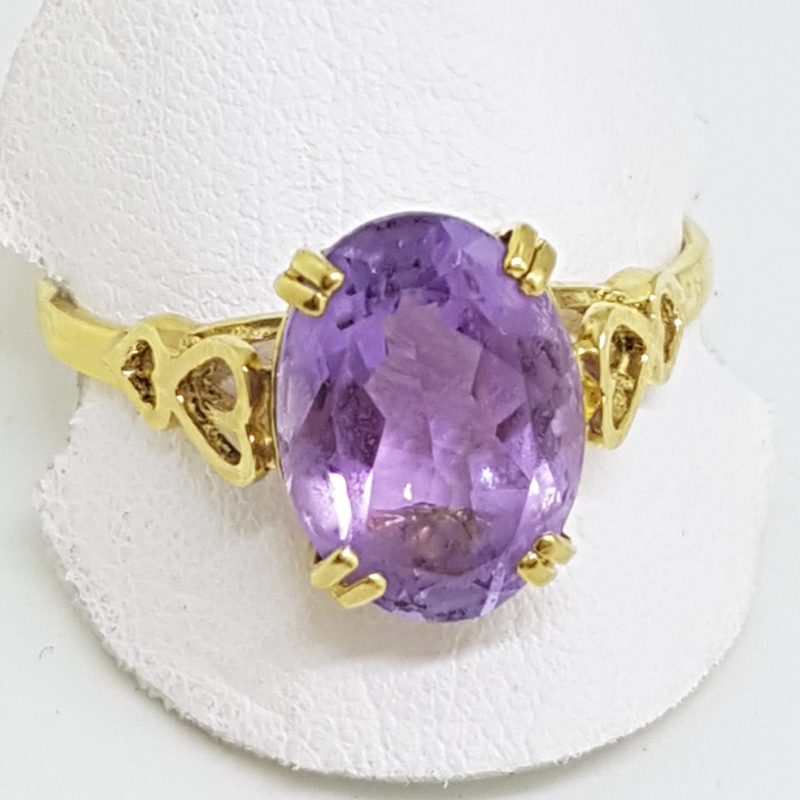 14ct Yellow Gold Large Oval Amethyst with Heart Design Ring