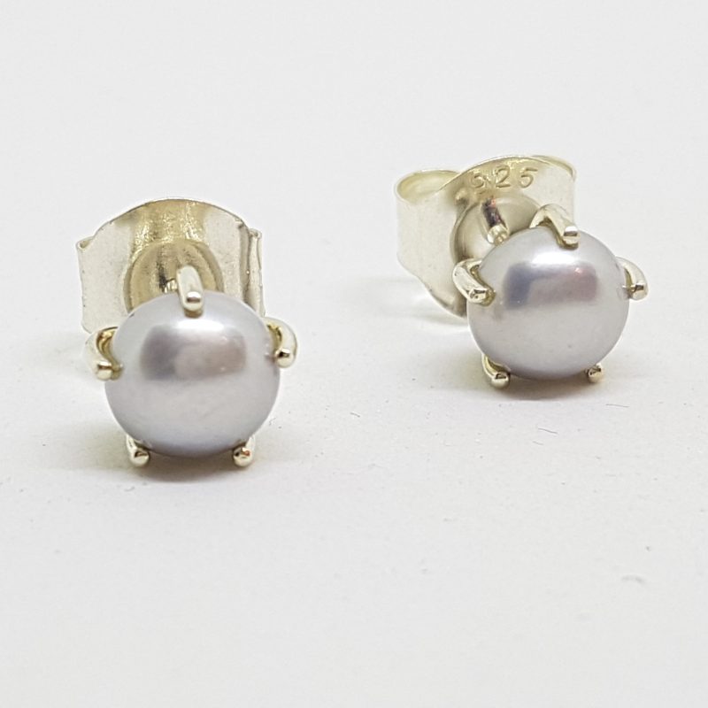 Sterling Silver Round Grey / Silver Pearl Stud Earrings