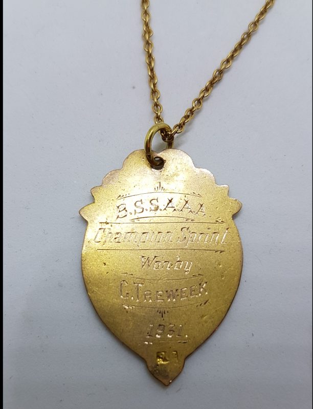 9ct Yellow Gold Shield Shape "Champion Sprint 1931" Medallion Pendant on Gold Chain