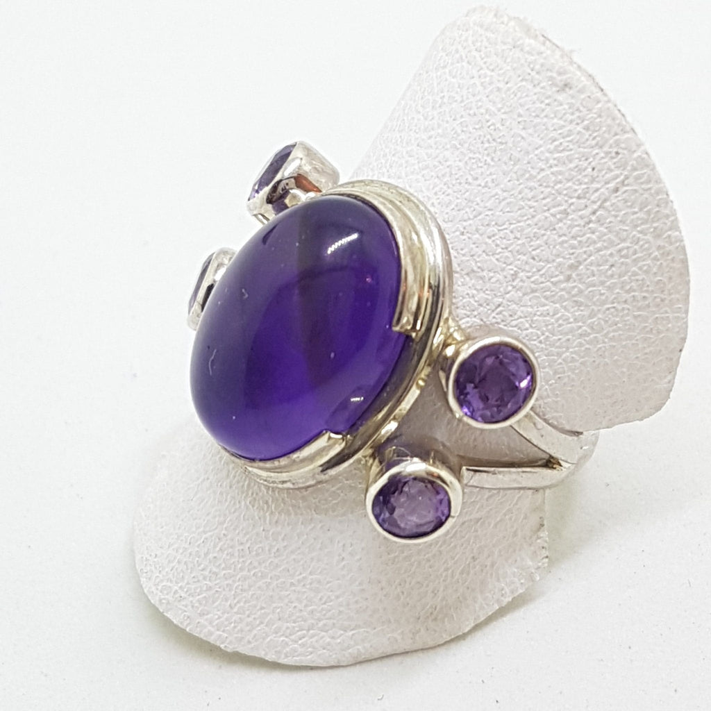 Sterling Silver Cabachon &amp; Faceted Amethyst Cluster Ring