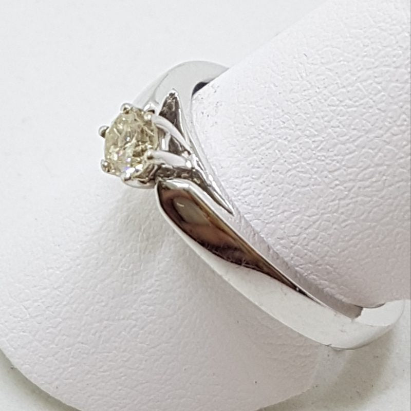 9ct White Gold Round Diamond Solitaire Ring