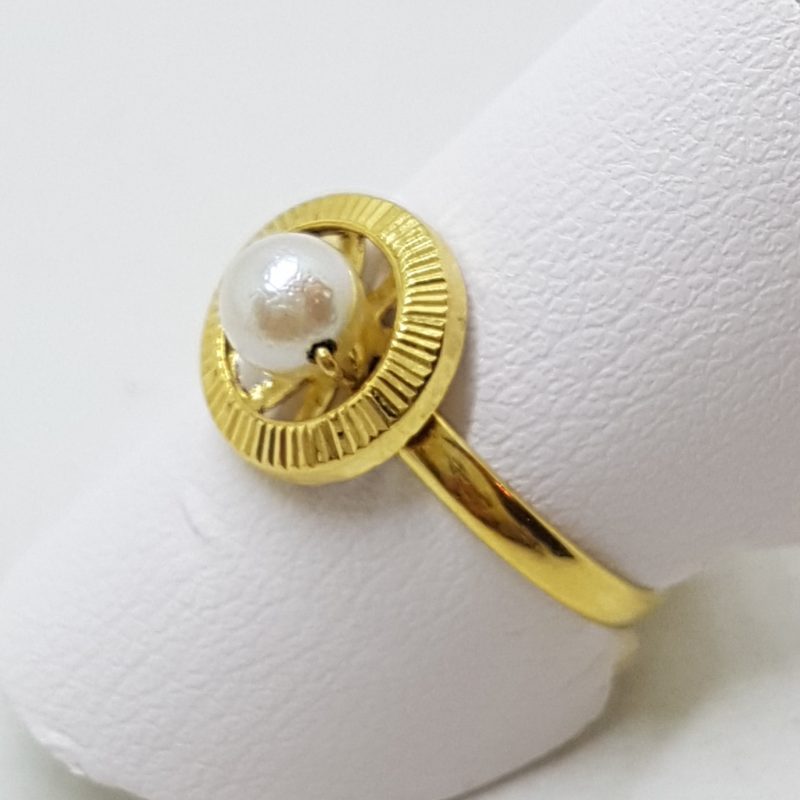 18ct Yellow Gold Pearl Round Ring
