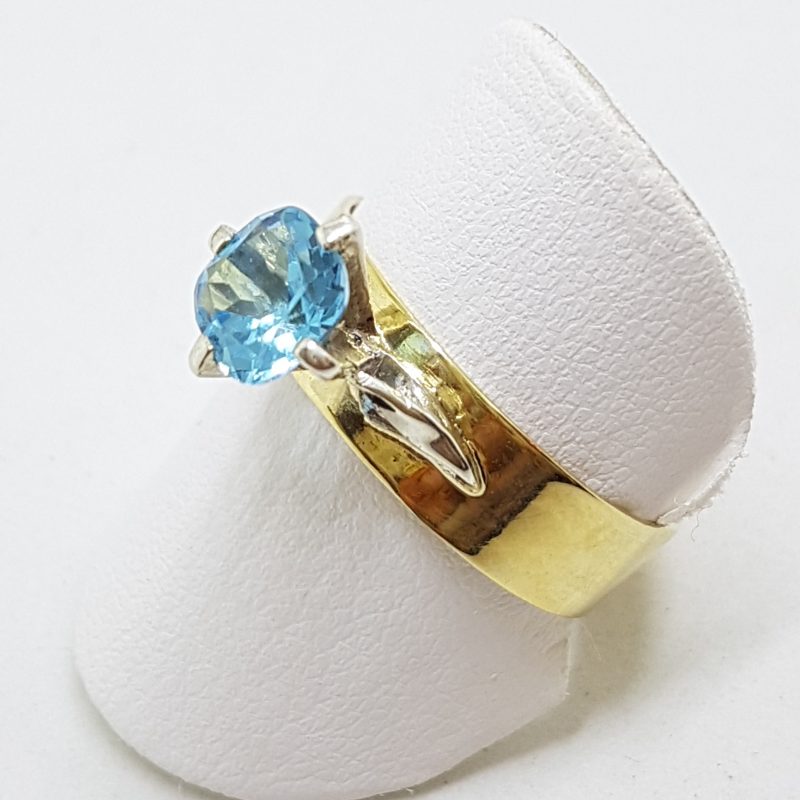 9ct Yellow Gold Square High Claw Set Topaz Ring
