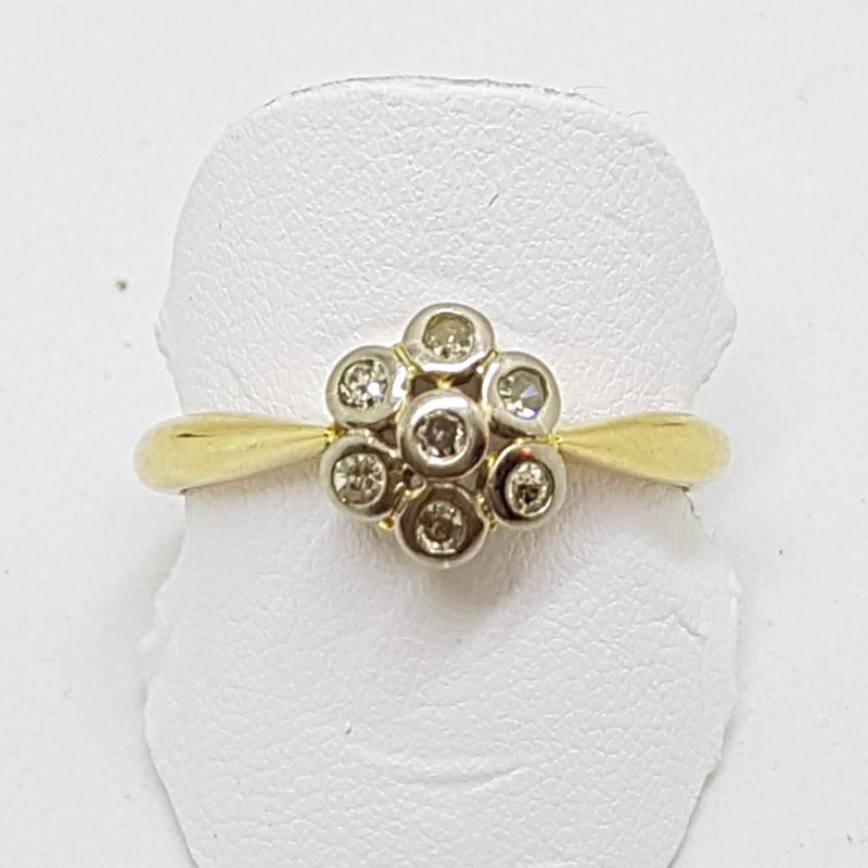 18ct Yellow Gold Diamond Daisy / Flower Ring