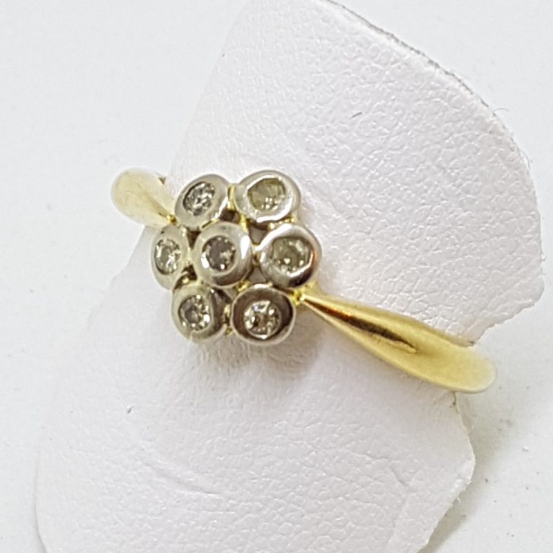 18ct Yellow Gold Diamond Daisy / Flower Ring