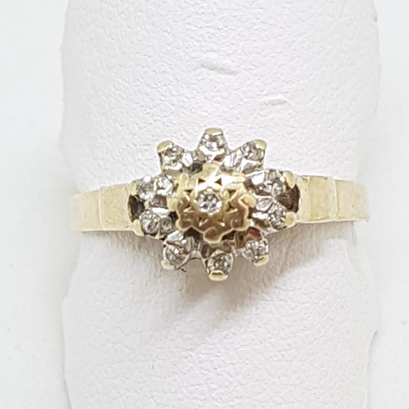 9ct Yellow Gold Diamond Flower/Daisy Cluster Ring