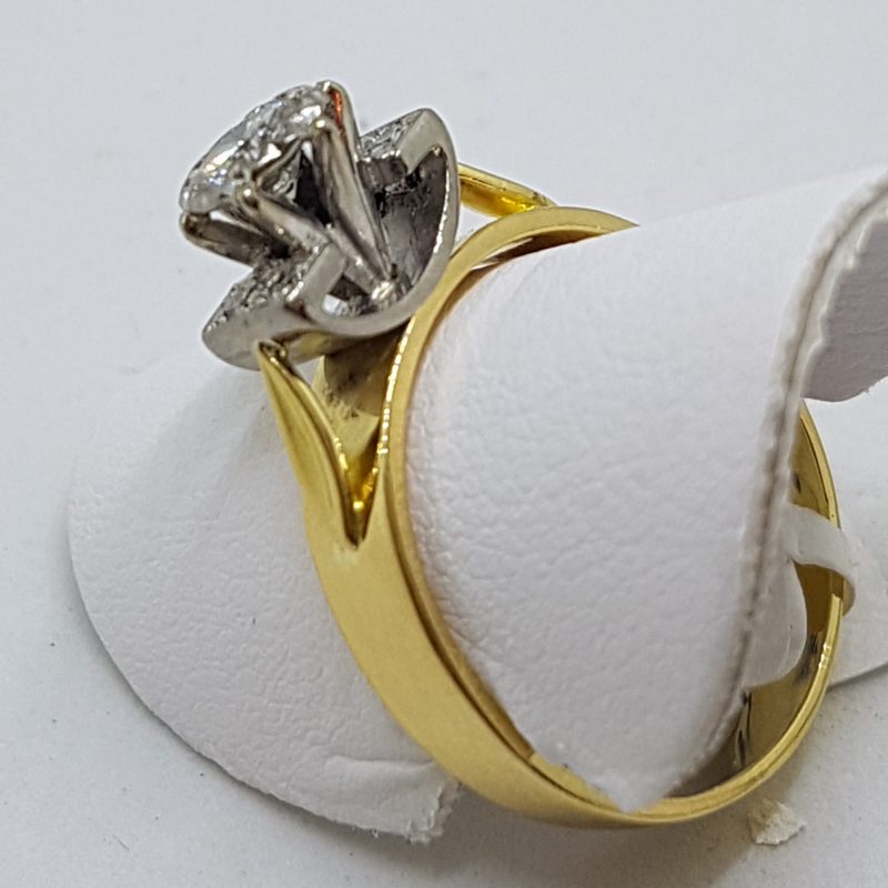 18ct Gold 5 Diamond Engagement Ring