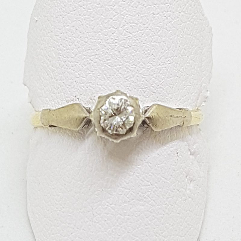 18ct Yellow Gold Round Diamond Solitaire Ring