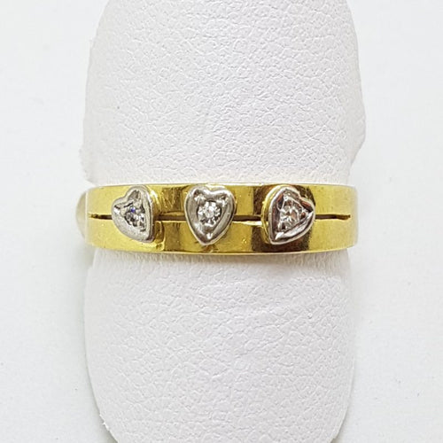 18ct Yellow Gold &amp; Platinum Heart Design 3 Diamond Wedding Ring