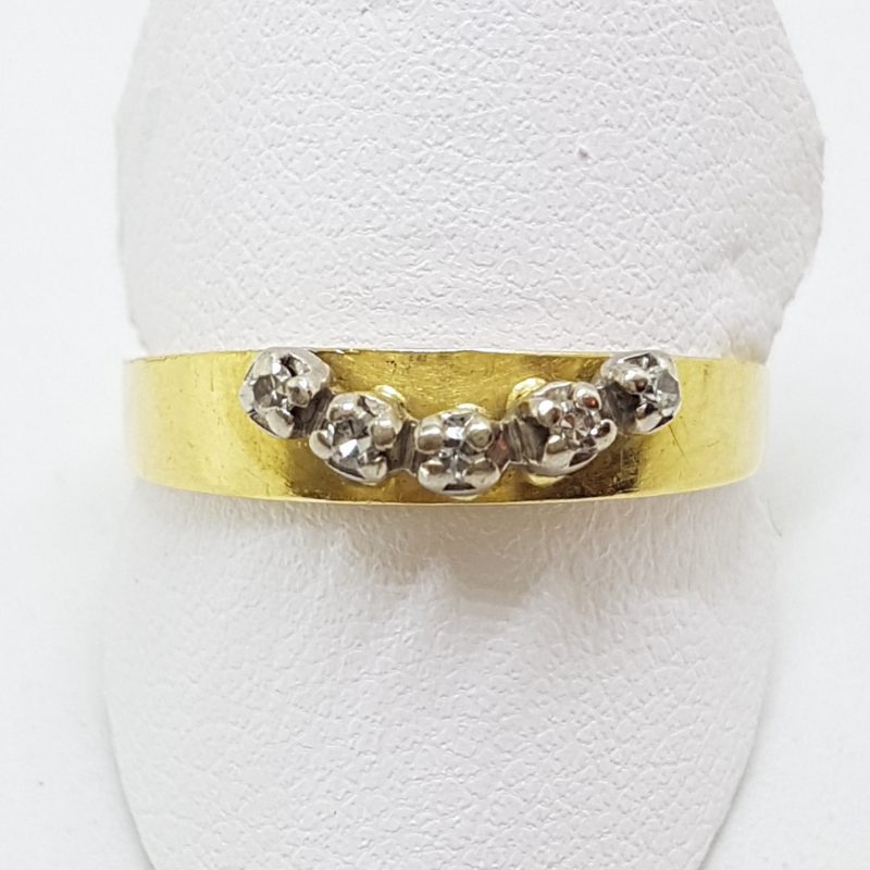 18ct Yellow Gold Claw Set 5 Diamond Curved Shape Eternity/Wedding Ring