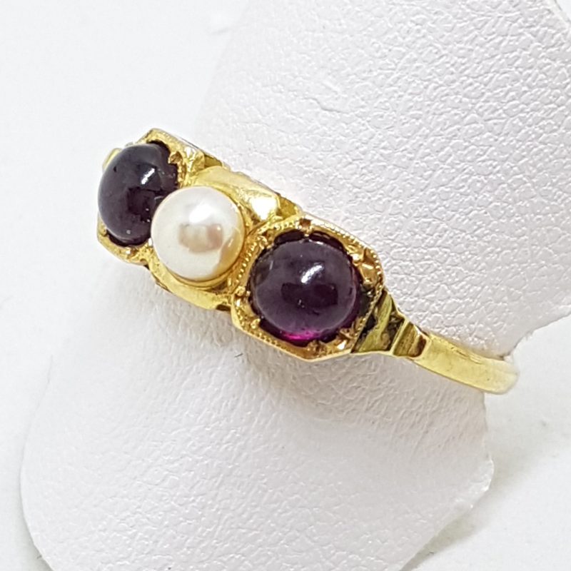 18ct Yellow Gold Cabochon Garnet and Pearl Ring