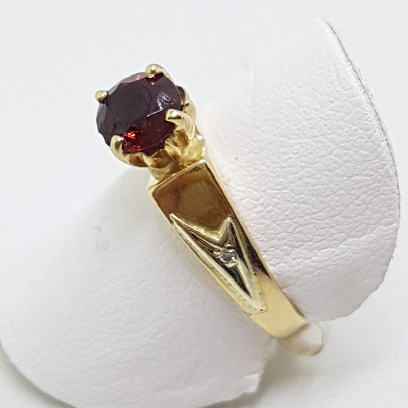 9ct Yellow Gold Round Claw Set Garnet and Diamond Ring