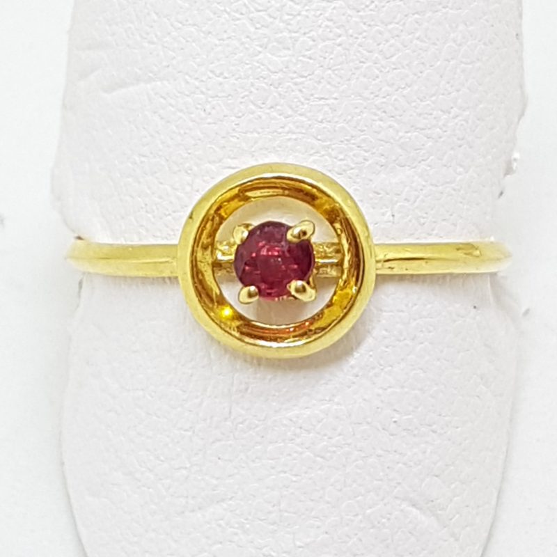 18ct Yellow Gold Natural Ruby Round Ring
