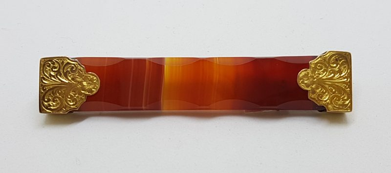 9ct Yellow Gold Large/Long Red Scottish Agate Bar Brooch