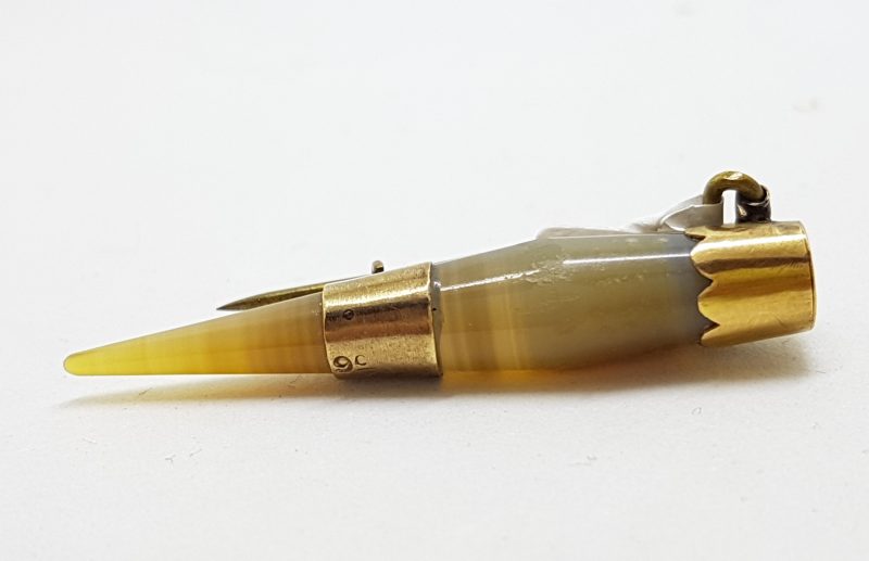 9ct Yellow Gold Jade Pointy Brooch