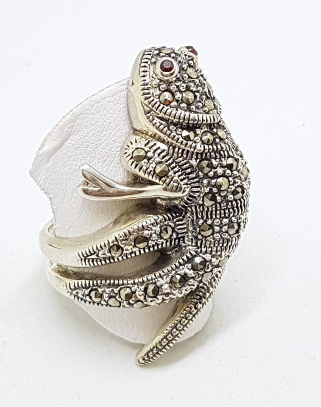 Sterling Silver Marcasite and Garnet Large Lizard/Gecko/Chameleon Ring