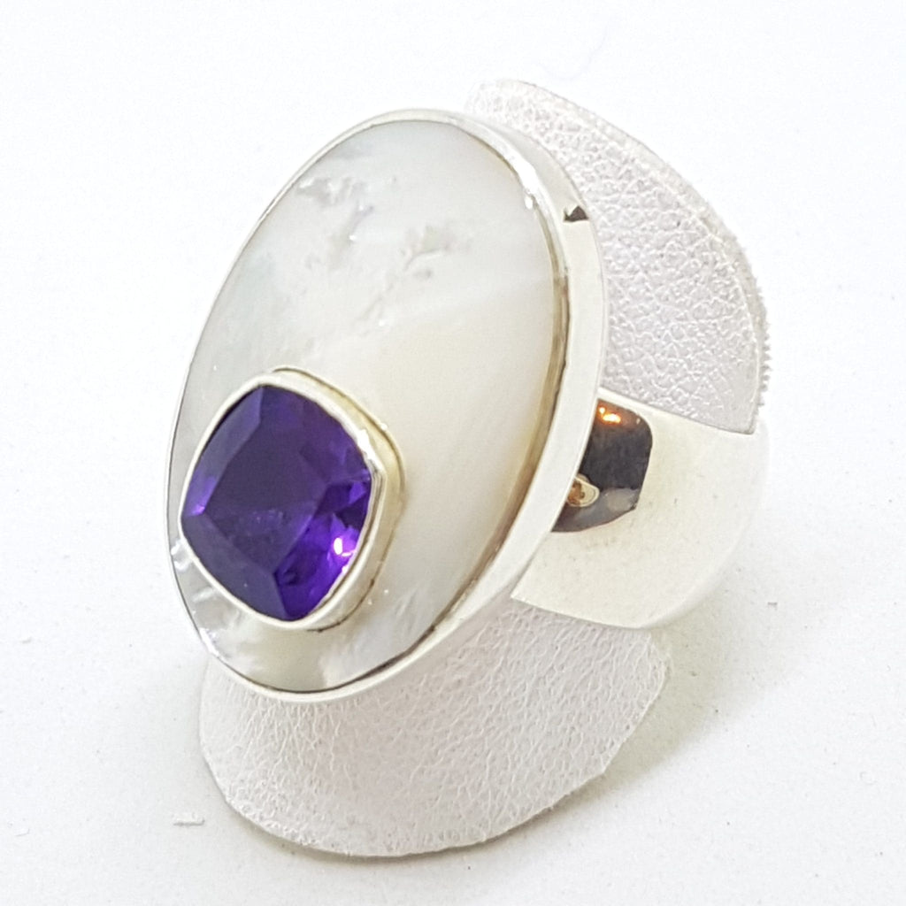 Sterling Silver Large Oval Mother of Pearl &amp; Amethyst Ring