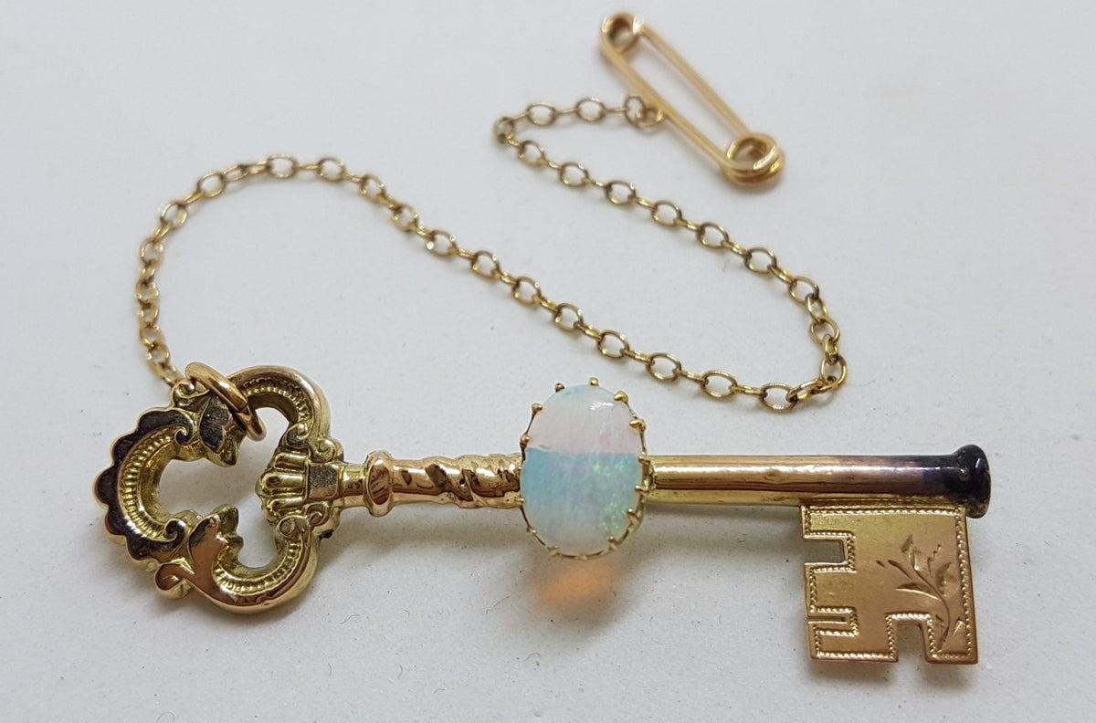 9ct Rose Gold Solid Opal 21st Birthday Key Brooch – Antique / Vintage