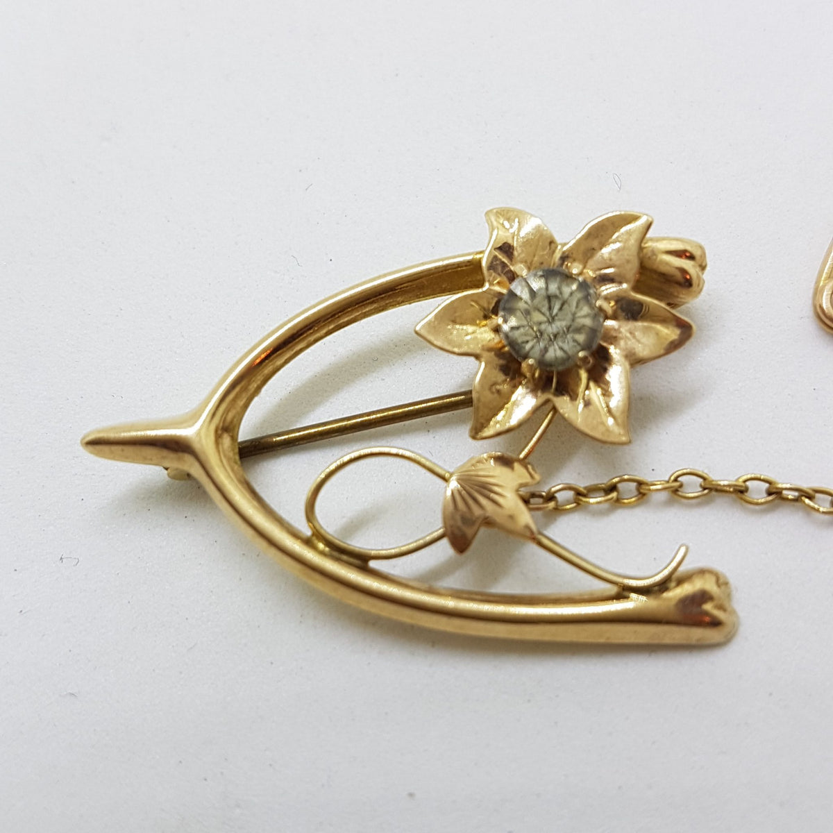 9ct Yellow Gold Flower in Wishbone Brooch - Antique