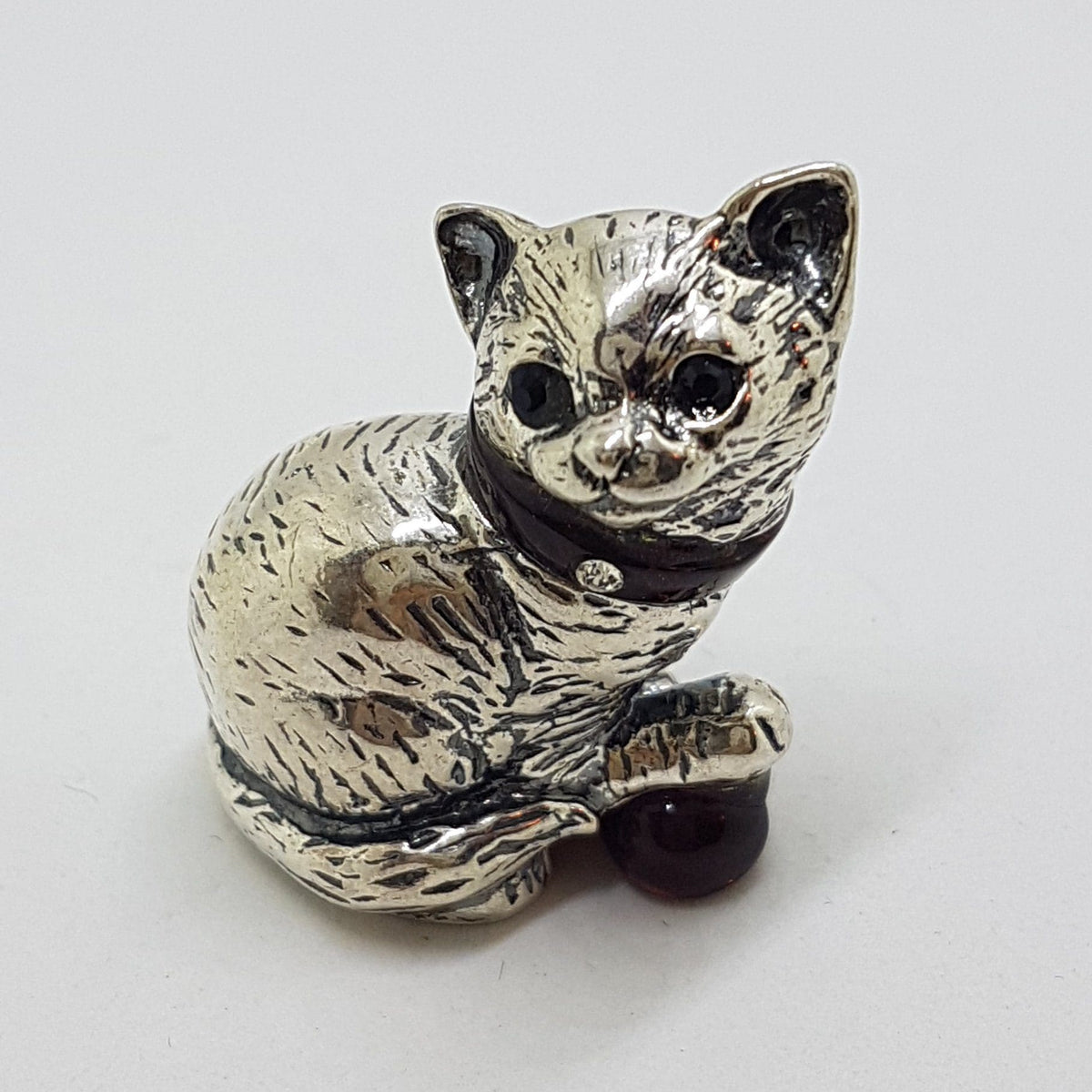 Sitting Cat with Collar and Ball - Sterling Silver Natural Baltic Amber Small Animal Figurine / Statue / Sculpture