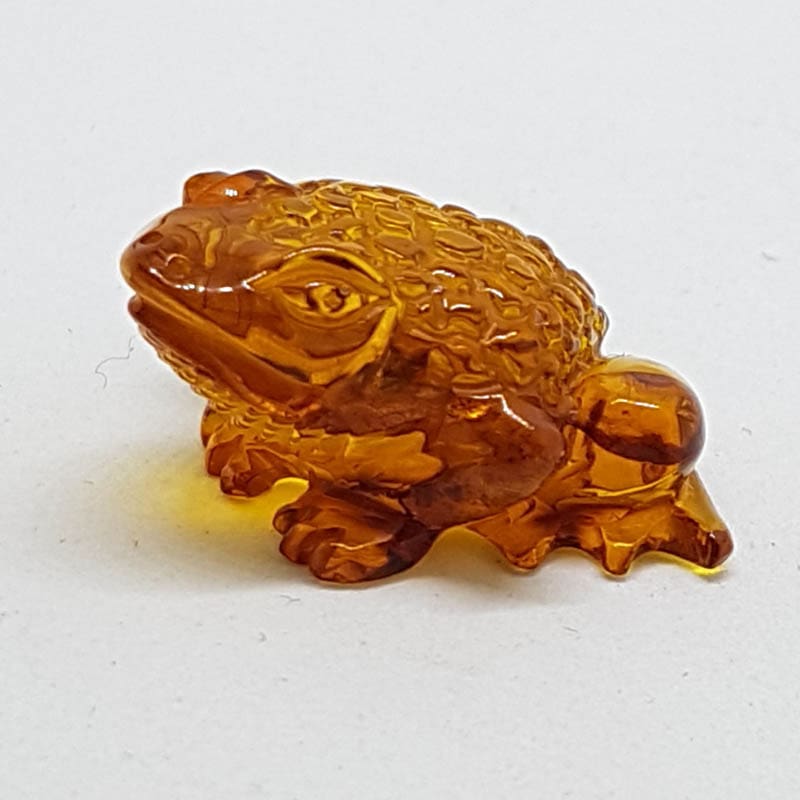Hand Carved Natural Baltic Amber Small Frog / Toad Figurine / Statue