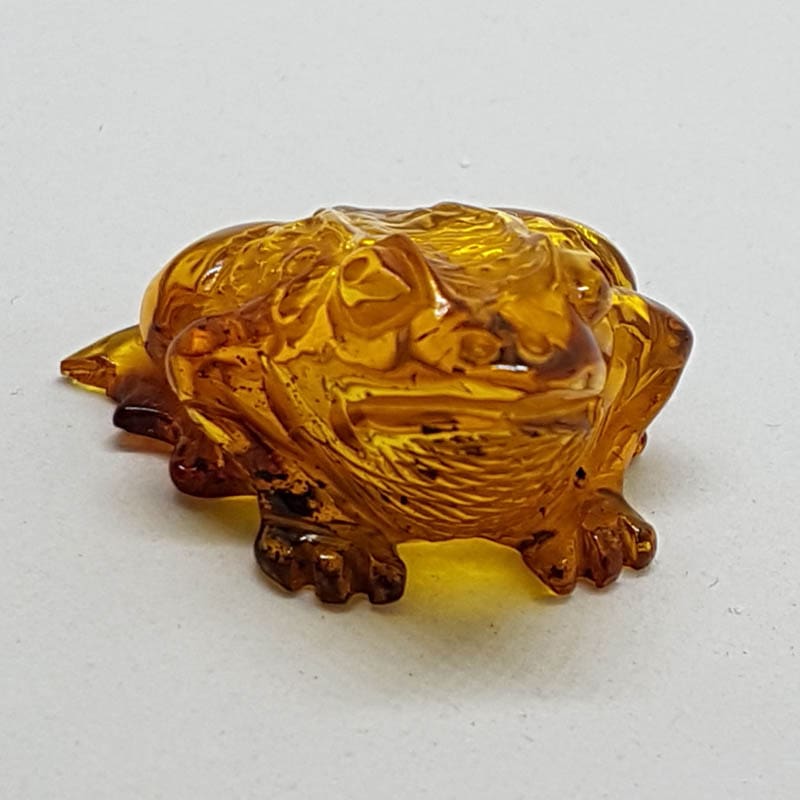 Hand Carved Natural Baltic Amber Small Frog / Toad Figurine / Statue