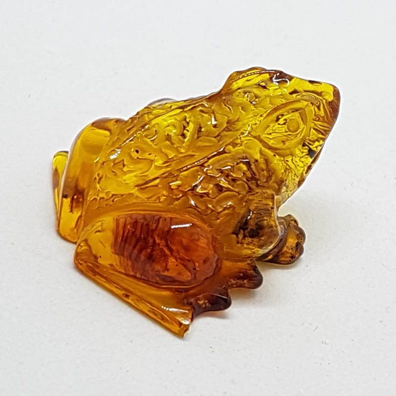 Hand Carved Natural Baltic Amber Small Frog / Toad Figurine / Statue