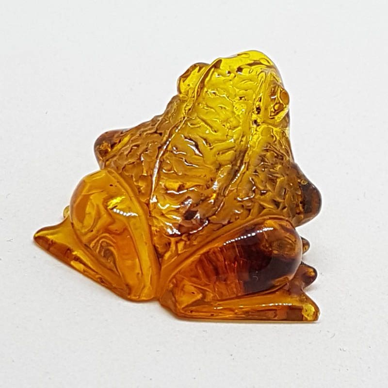 Hand Carved Natural Baltic Amber Small Frog / Toad Figurine / Statue