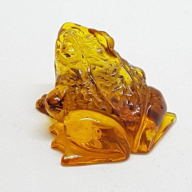Hand Carved Natural Baltic Amber Small Frog / Toad Figurine / Statue