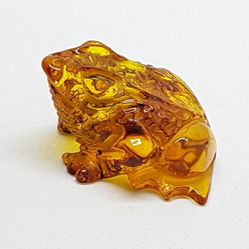 Hand Carved Natural Baltic Amber Small Frog / Toad Figurine / Statue