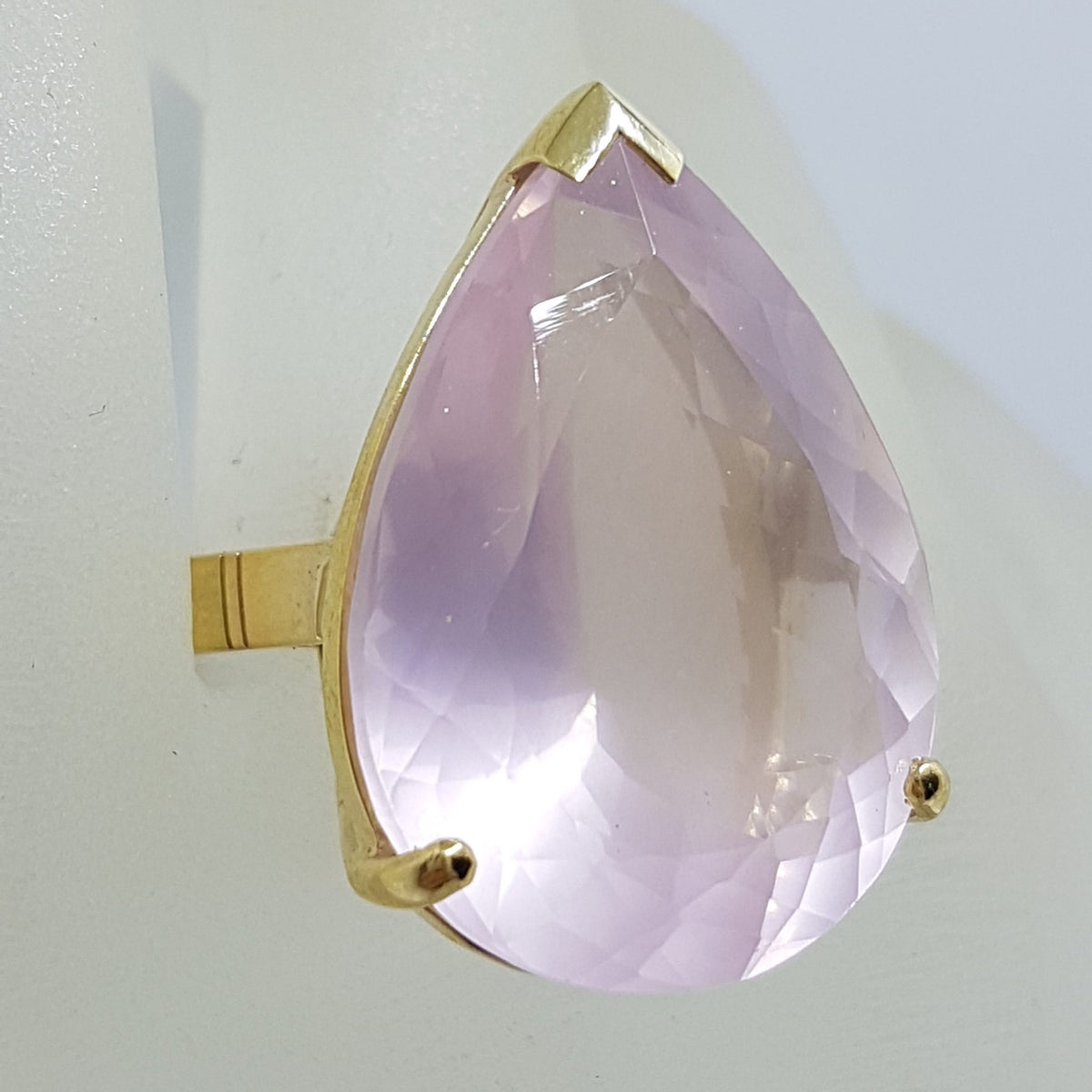 9ct Yellow Gold Large Teardrop / Pear Shape Claw Set Rose Quartz Cocktail Ring