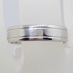 9ct White Gold Wedding Band Ring - Ladies / Gents - With Line Pattern