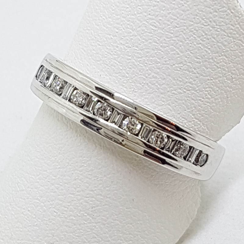 18ct White Gold Baguette &amp; Round Diamond Channel Set Eternity / Wedding Band Ring