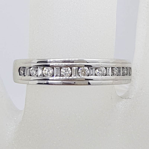 18ct White Gold Baguette &amp; Round Diamond Channel Set Eternity / Wedding Band Ring
