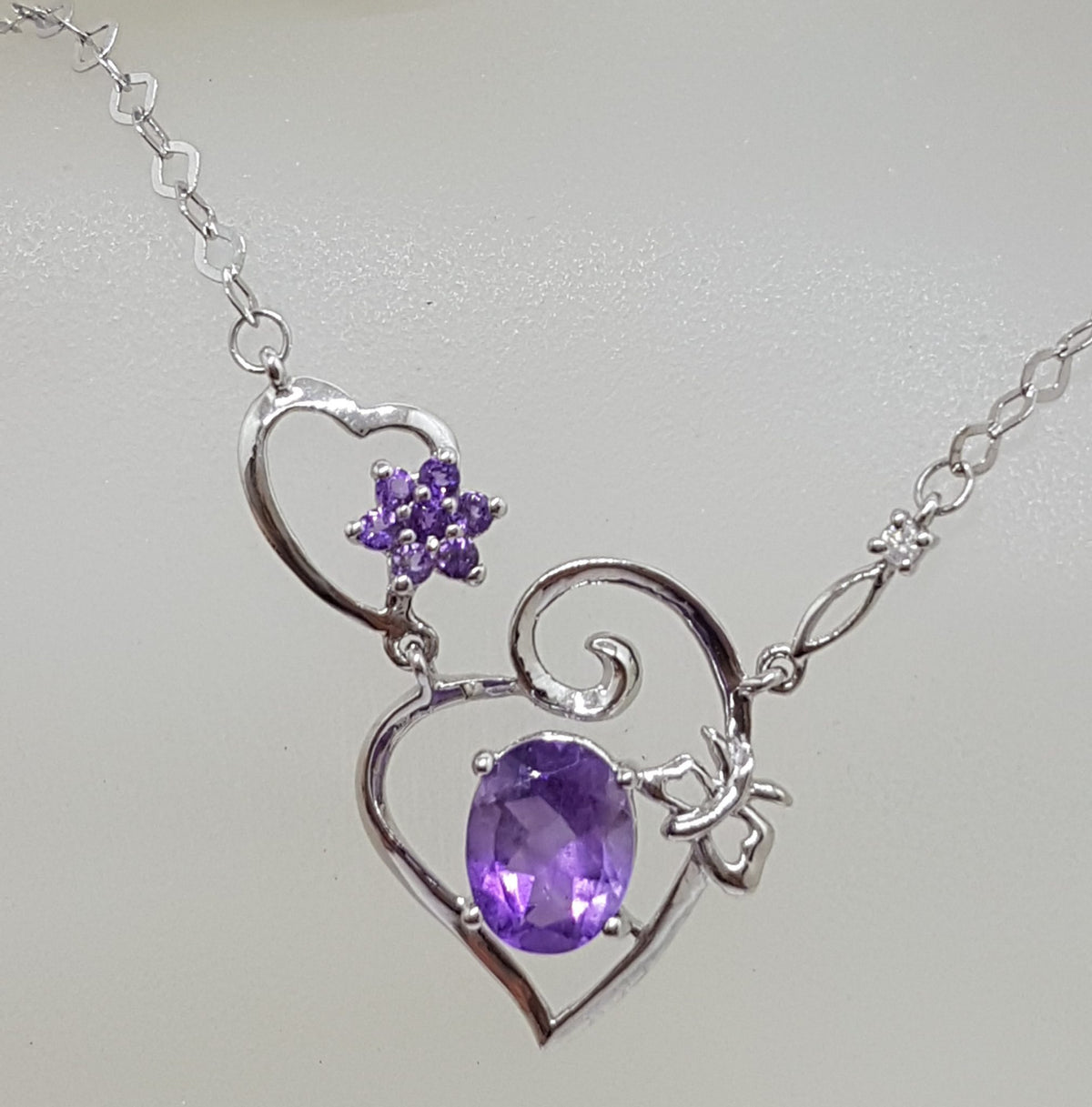 9ct White Gold Amethyst Heart Collier Necklace / Chain