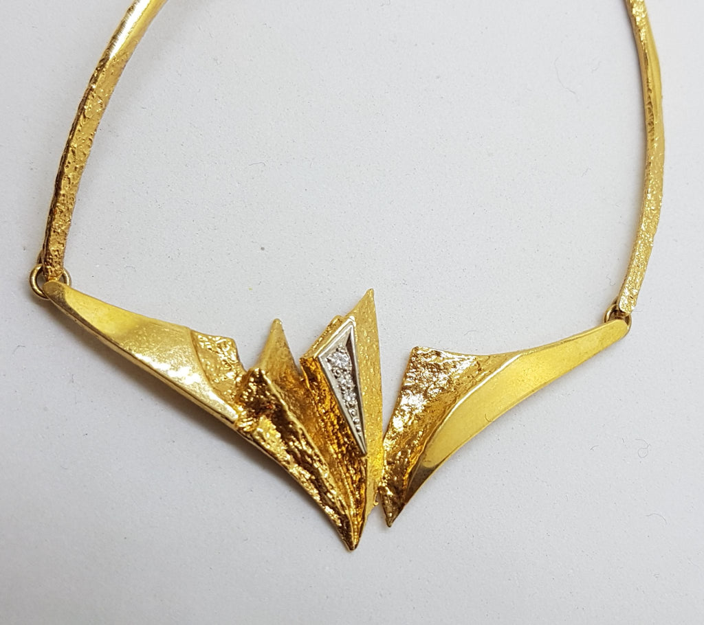 18ct Yellow Gold Designer Necklace set with Diamonds in Original Box