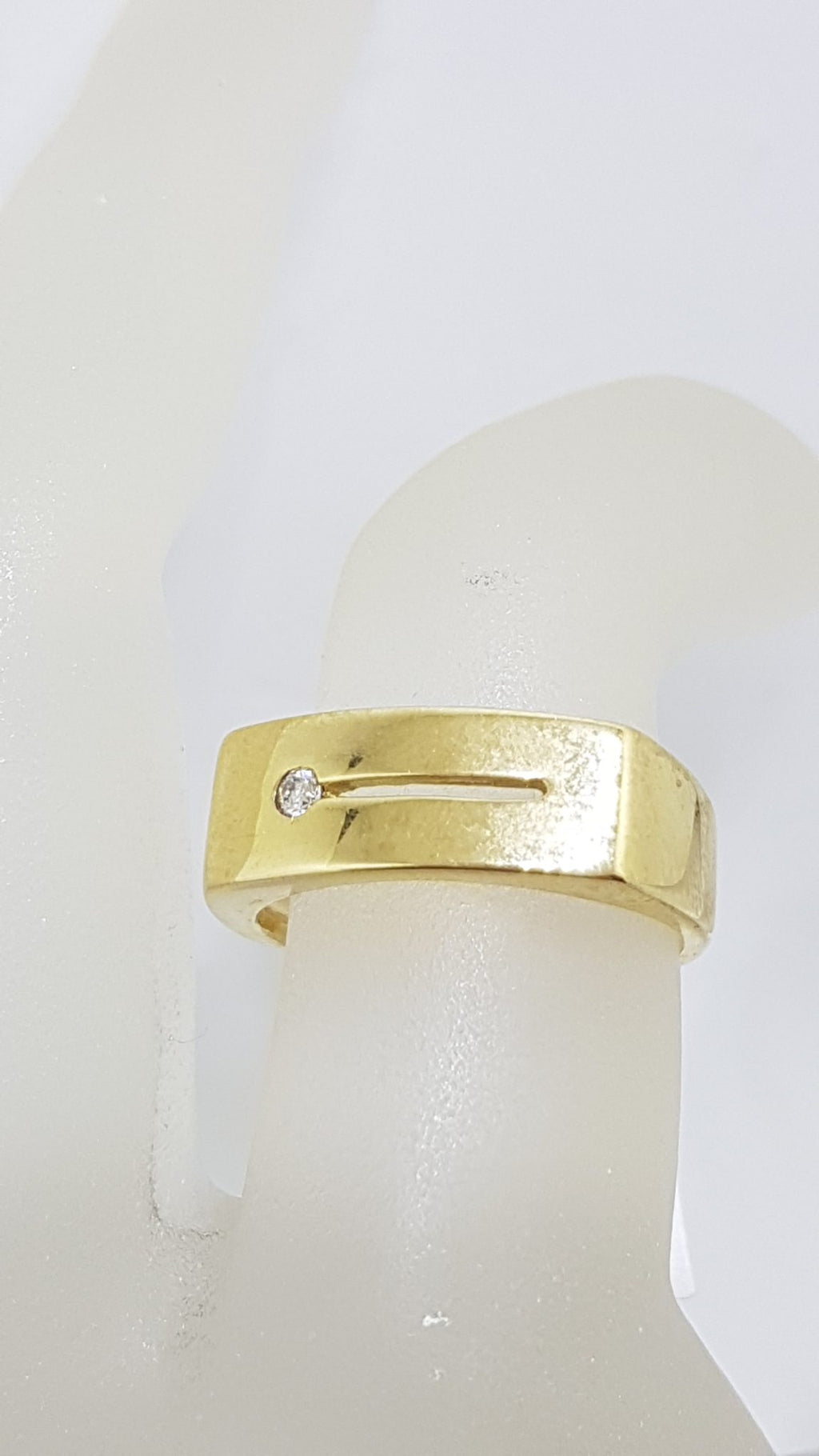 9ct Yellow Gold Wide Diamond Solitaire Rectangular Set Gents Ring