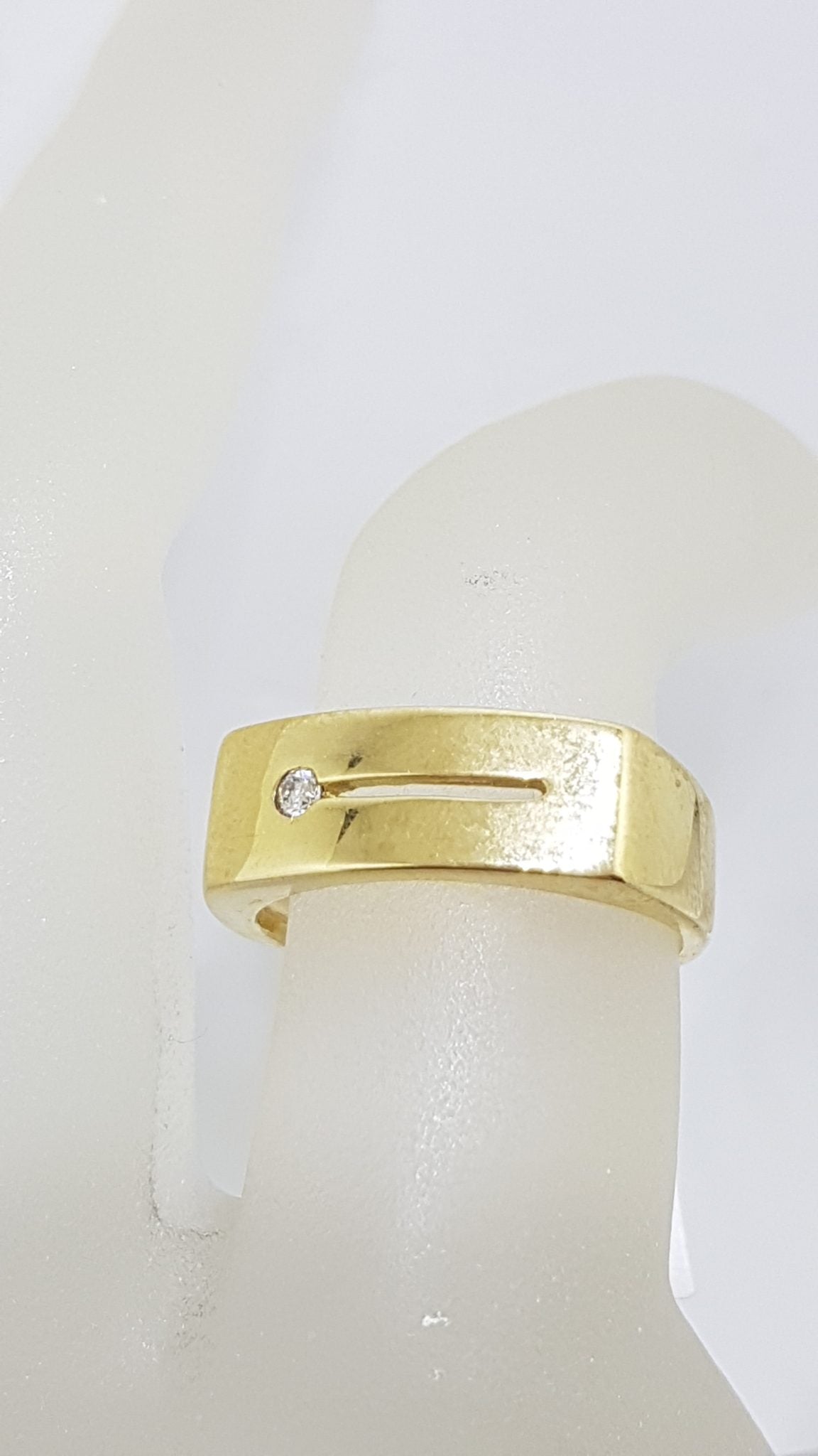 9ct Yellow Gold Wide Diamond Solitaire Rectangular Set Gents Ring
