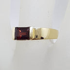 9ct Yellow Gold Rectangular Garnet Ring