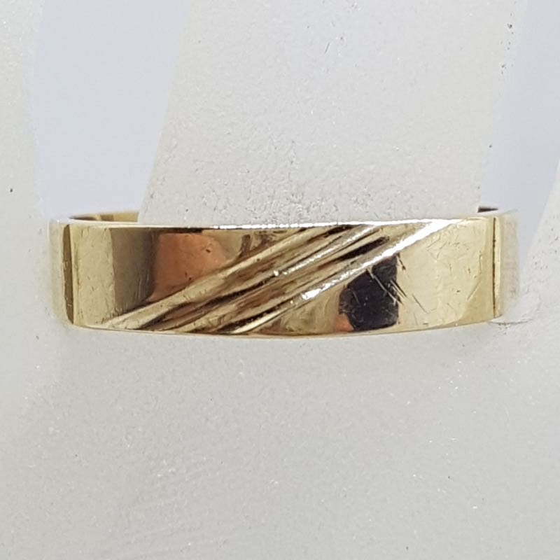 9ct Yellow Gold Rectangular Gents Striped Band Signet Ring